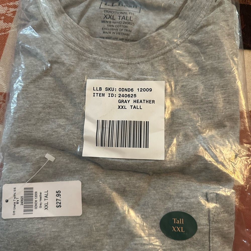Mens nwt tshirt.